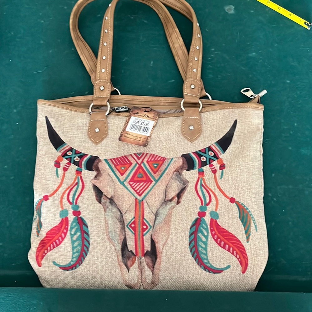 Montana west cow skull tote